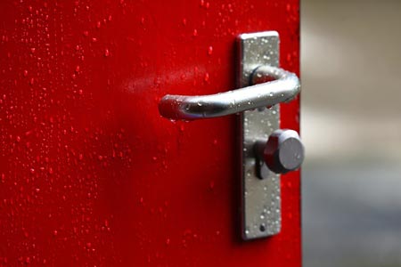 Door handle with knob