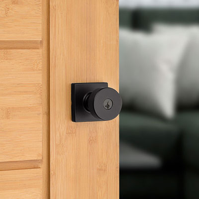 Should You Use the Same Door Knob for Every Door at Home